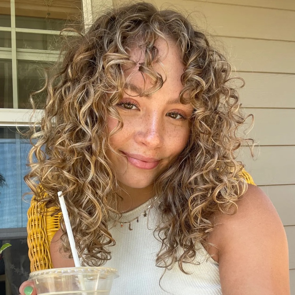 Meet your Posher, Lizzy